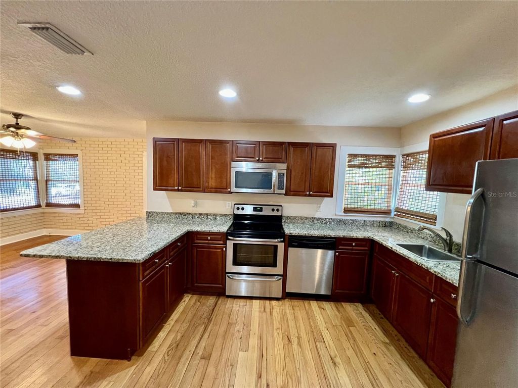 Photo of 25 Highland Avenue, Dunedin, FL 34698 (MLS # TB8432314)