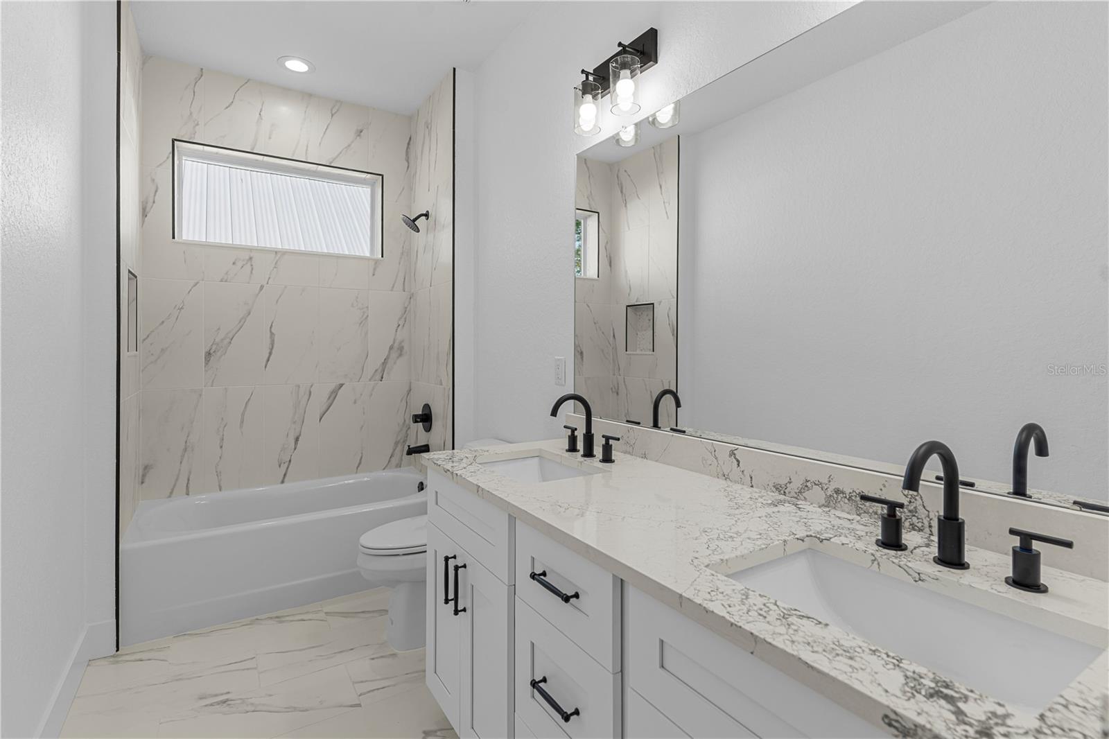 ROYAL HIGHLANDS - Residential