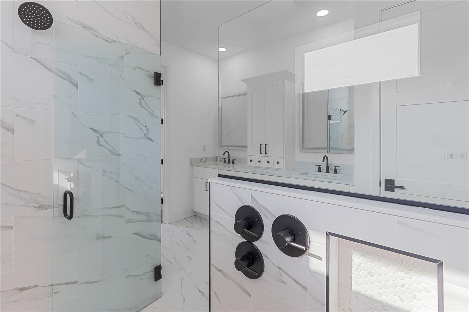 ROYAL HIGHLANDS - Residential