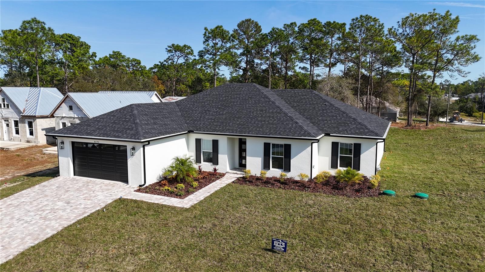 ROYAL HIGHLANDS - Residential