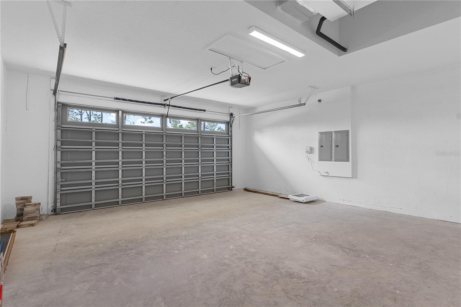 ROYAL HIGHLANDS - Residential