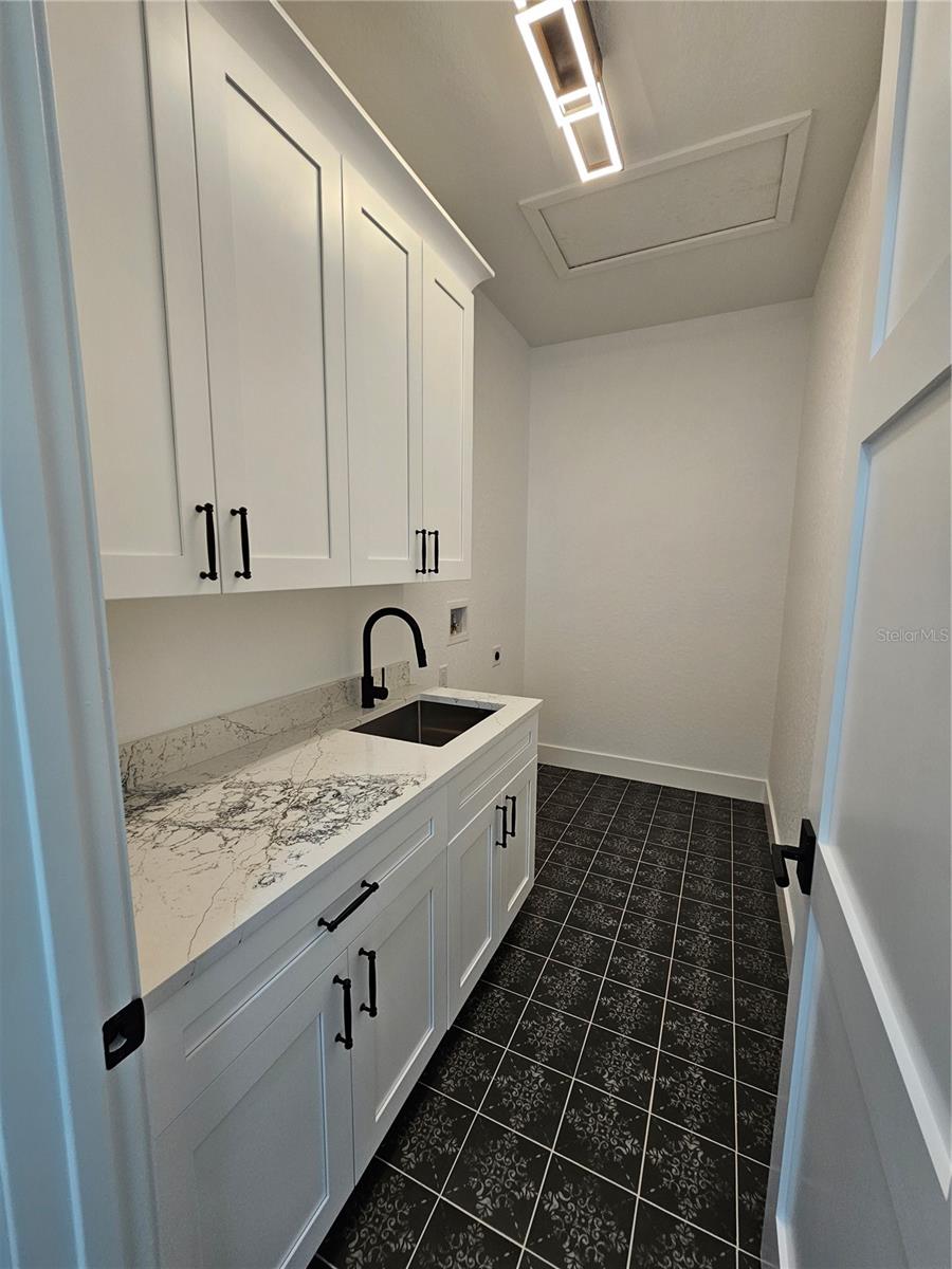 ROYAL HIGHLANDS - Residential