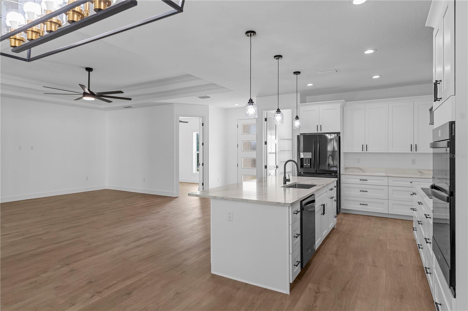 ROYAL HIGHLANDS - Residential