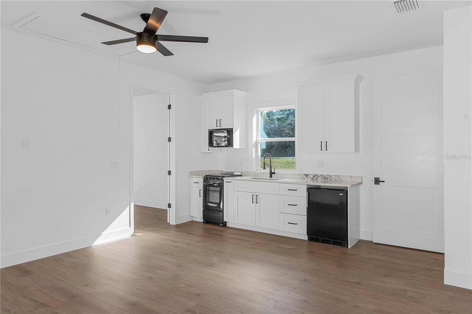 ROYAL HIGHLANDS - Residential