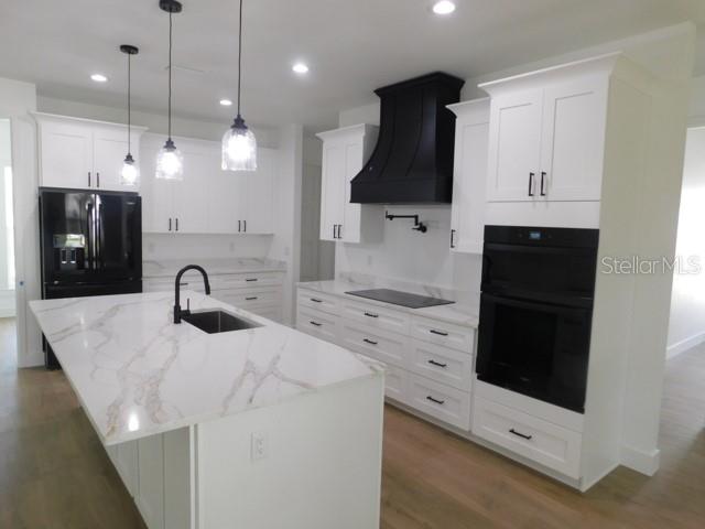 ROYAL HIGHLANDS - Residential