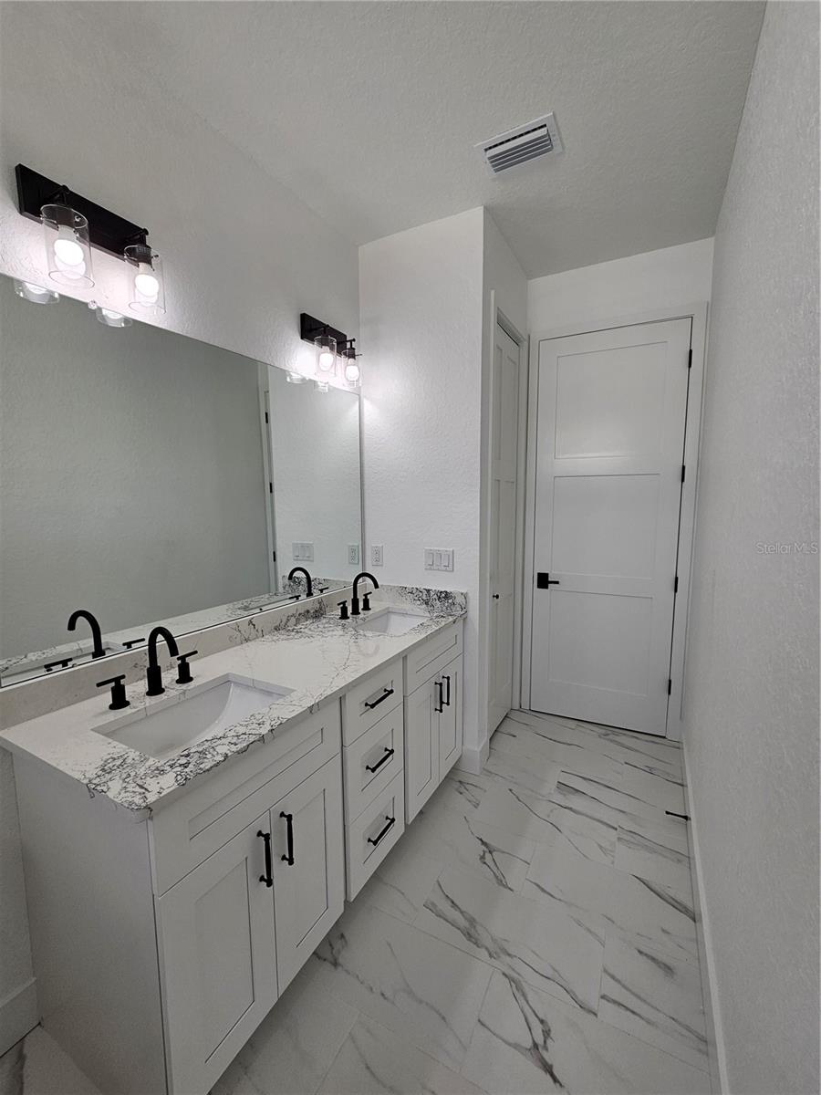 ROYAL HIGHLANDS - Residential