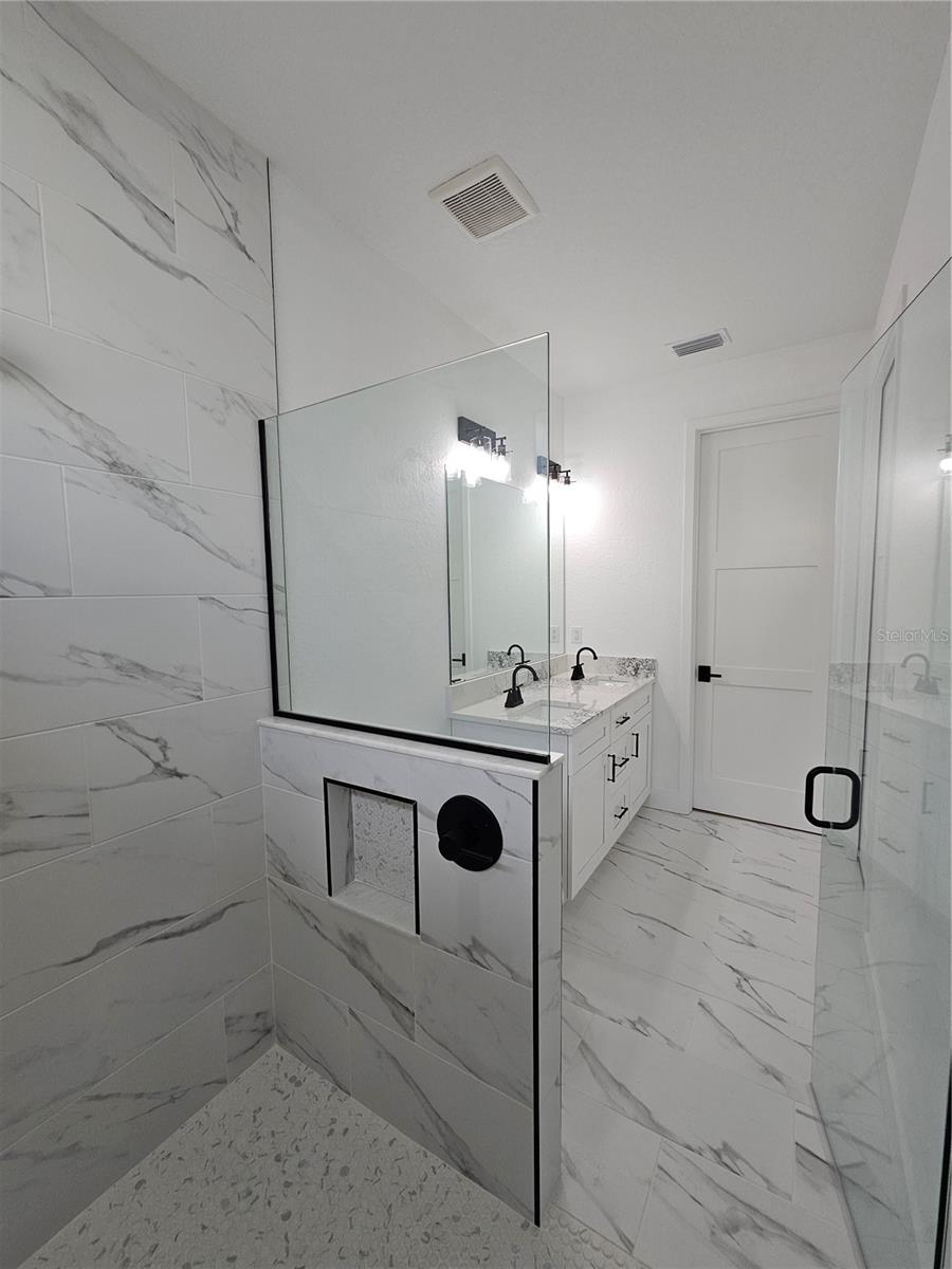 ROYAL HIGHLANDS - Residential