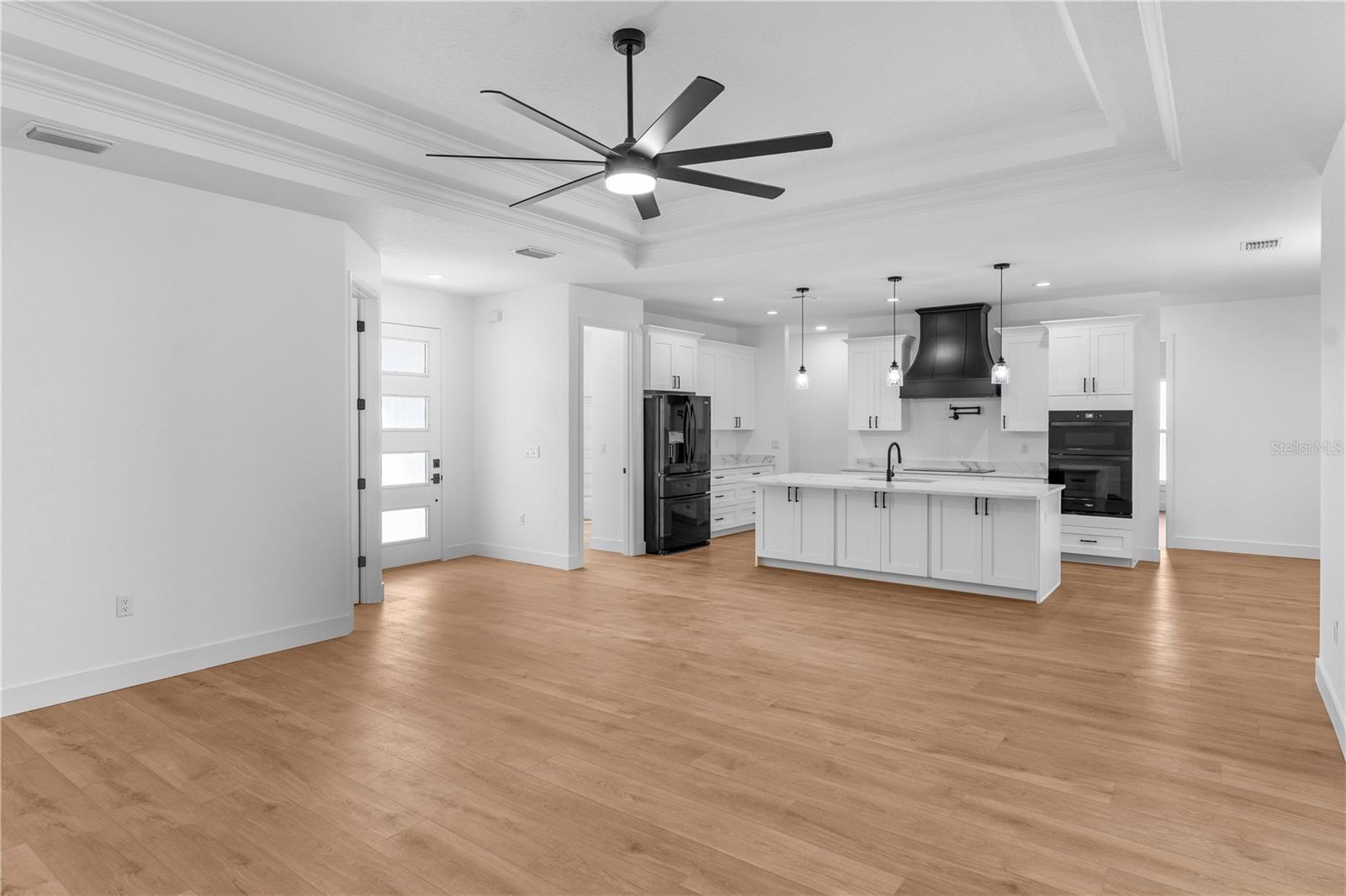 ROYAL HIGHLANDS - Residential