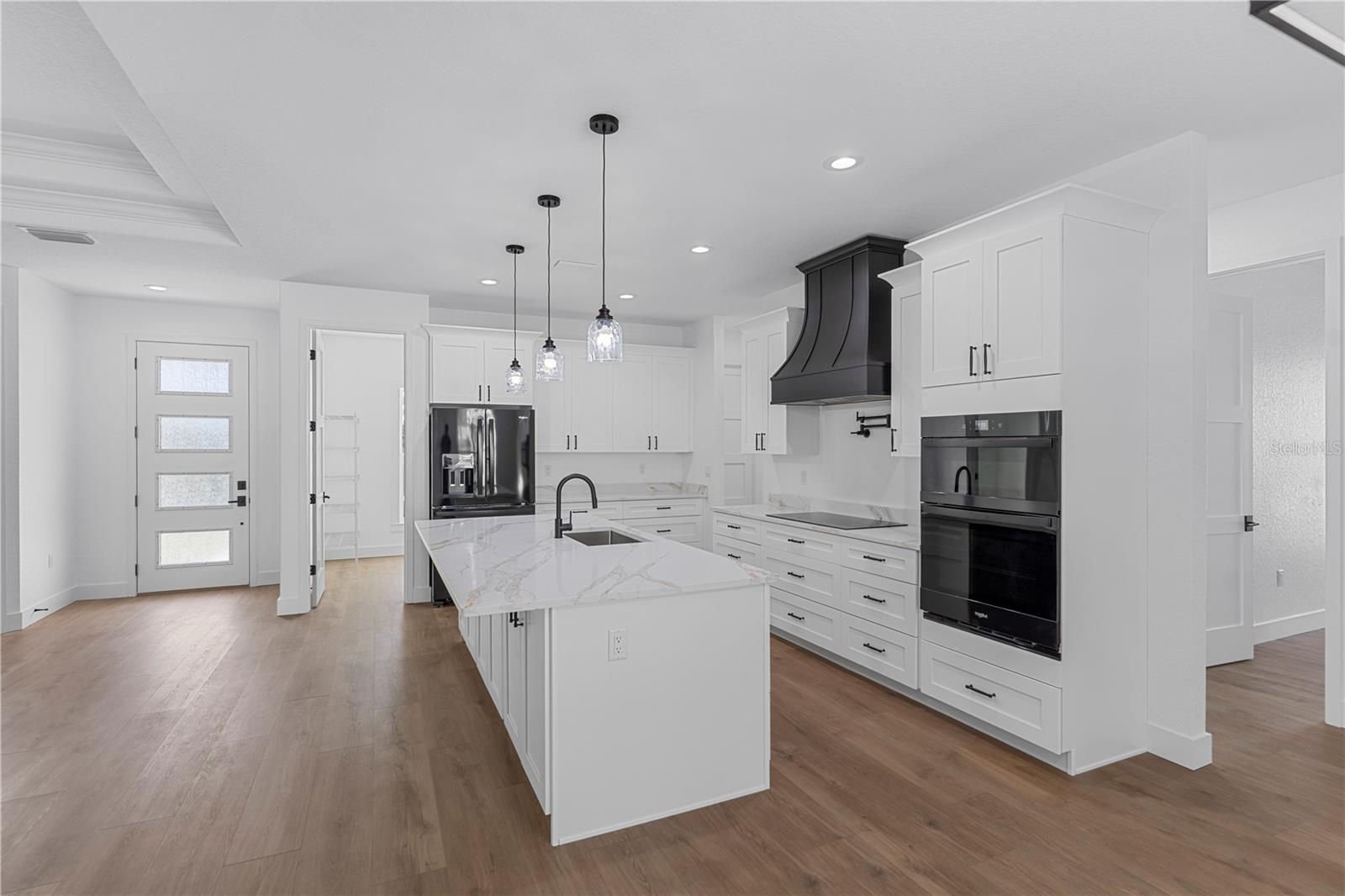 ROYAL HIGHLANDS - Residential