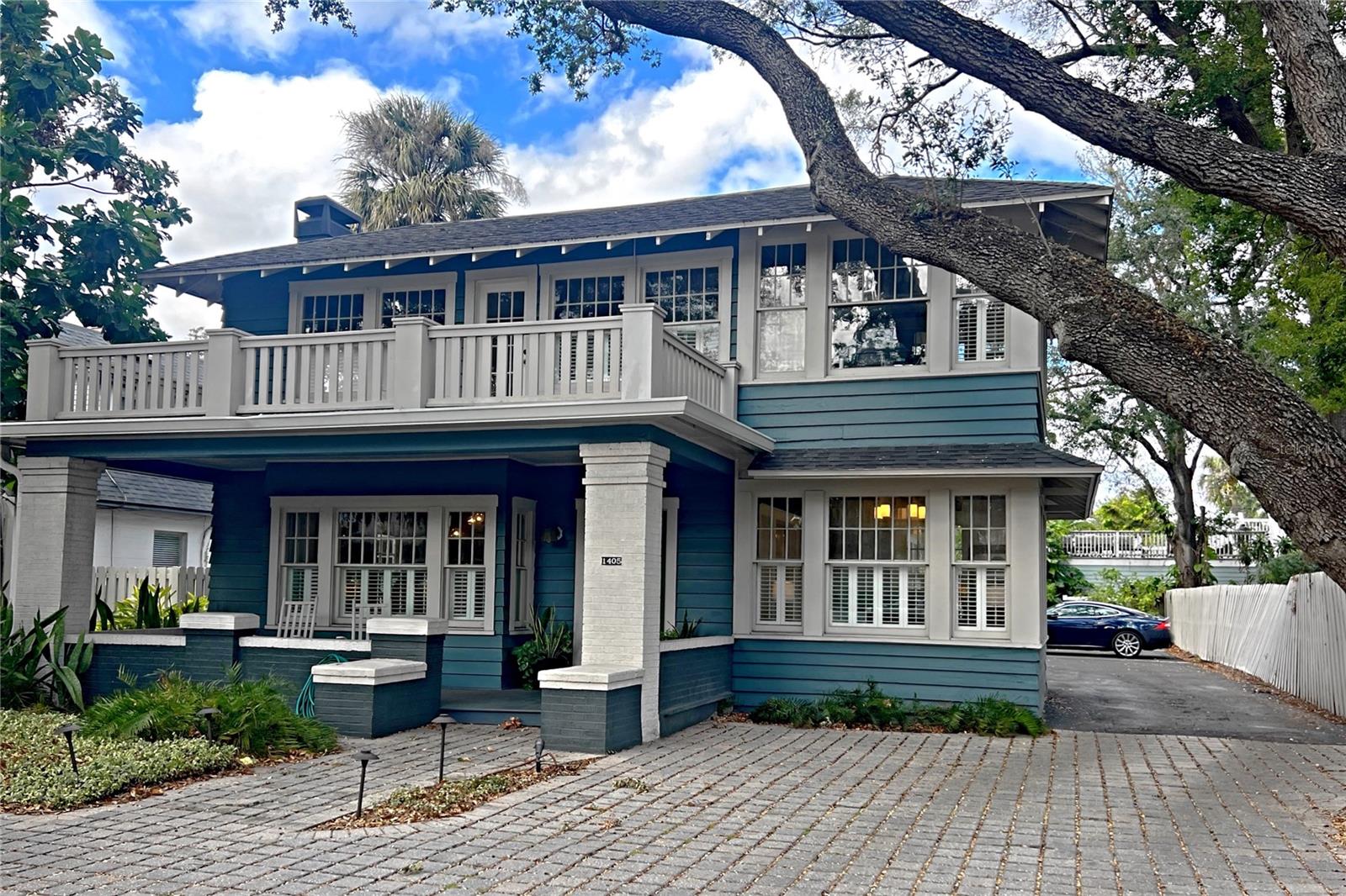 In the Heart of Hyde Park and half a block from Hyde Park Village are these turn key office spaces. Two offices are currently available, each rented separately. Both offices are on the second floor. The building has a first floor break area, and first floor conference room that can be available on a scheduled basics. All utilities, as well as internet are included. Off street parking can be found in the back of the building. Perfect South Tampa office and close to everything
