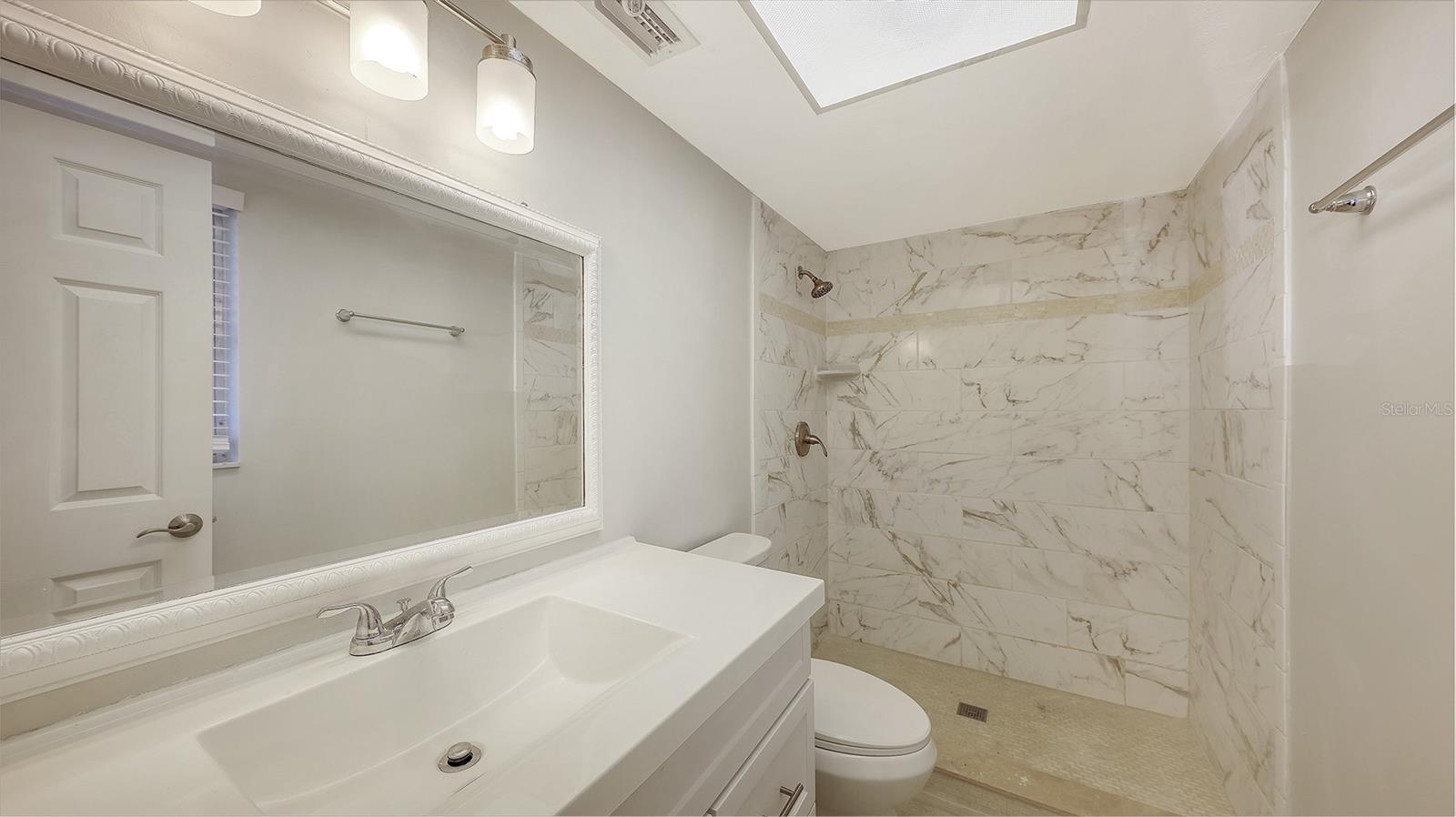 VISTA HERMOSA - Residential