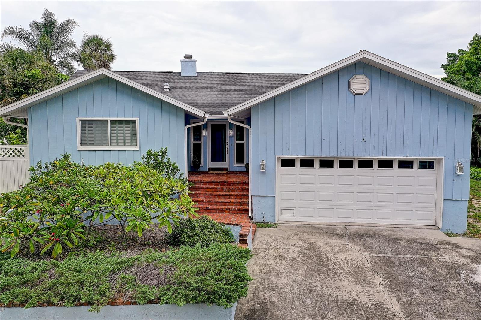 3214 N SECLUSION DRIVE