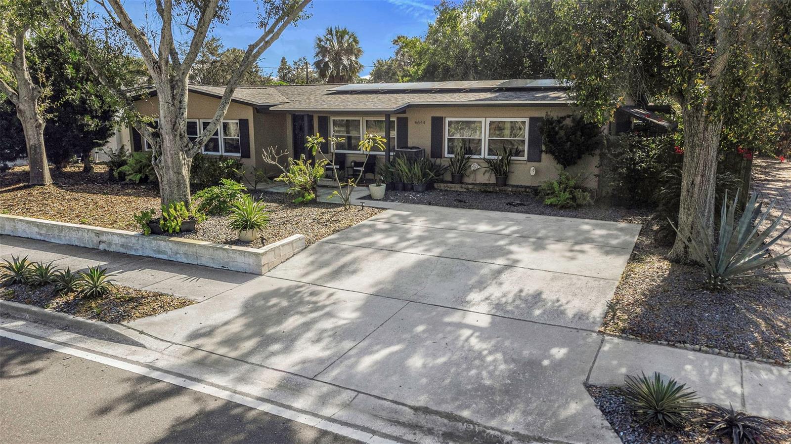 PASADENA GOLF CLUB ESTATES - Residential