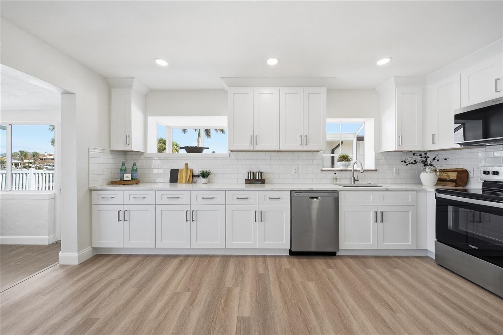 REDINGTON BEACH HOMES 6TH ADD - Residential