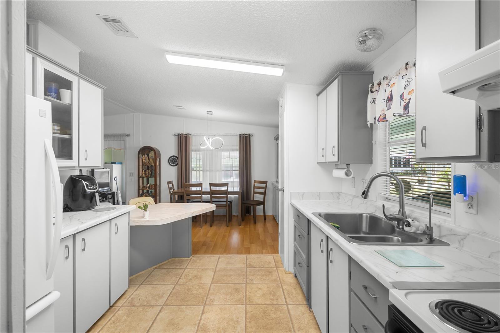 GARDEN GROVE OAKS - Residential