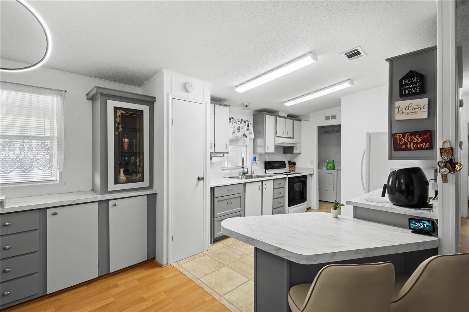 GARDEN GROVE OAKS - Residential