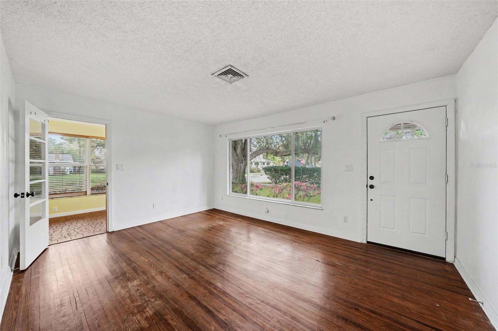 SCHOOL PARK - Residential