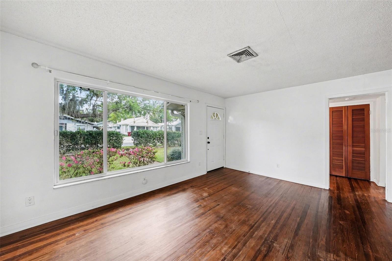 SCHOOL PARK - Residential