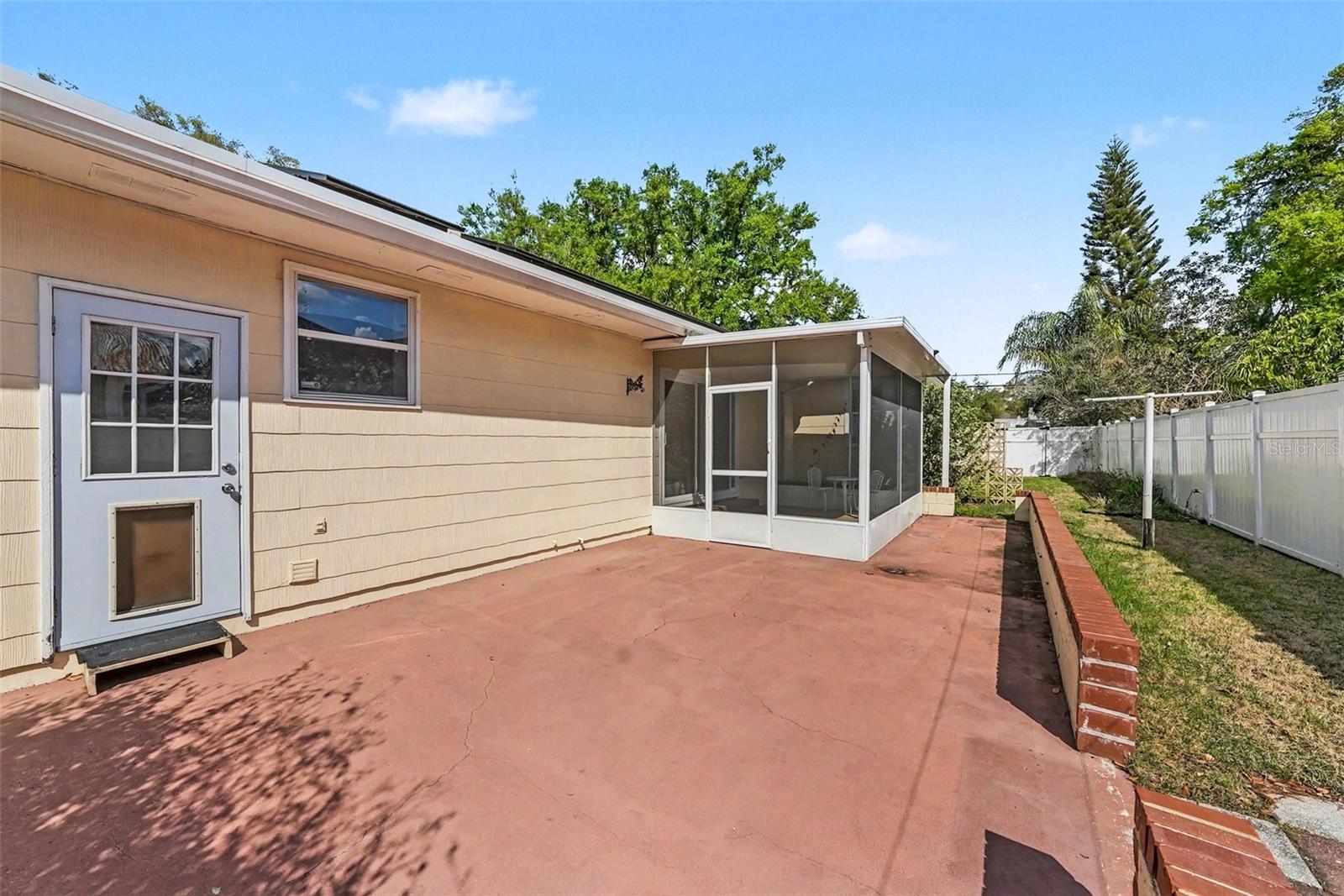 SCHOOL PARK - Residential