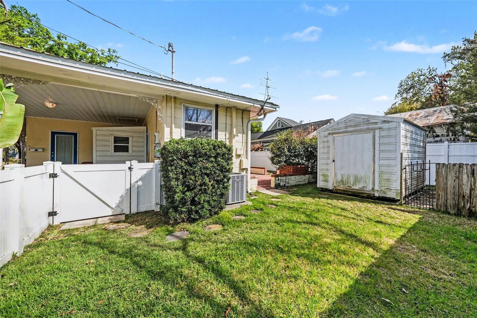 SCHOOL PARK - Residential