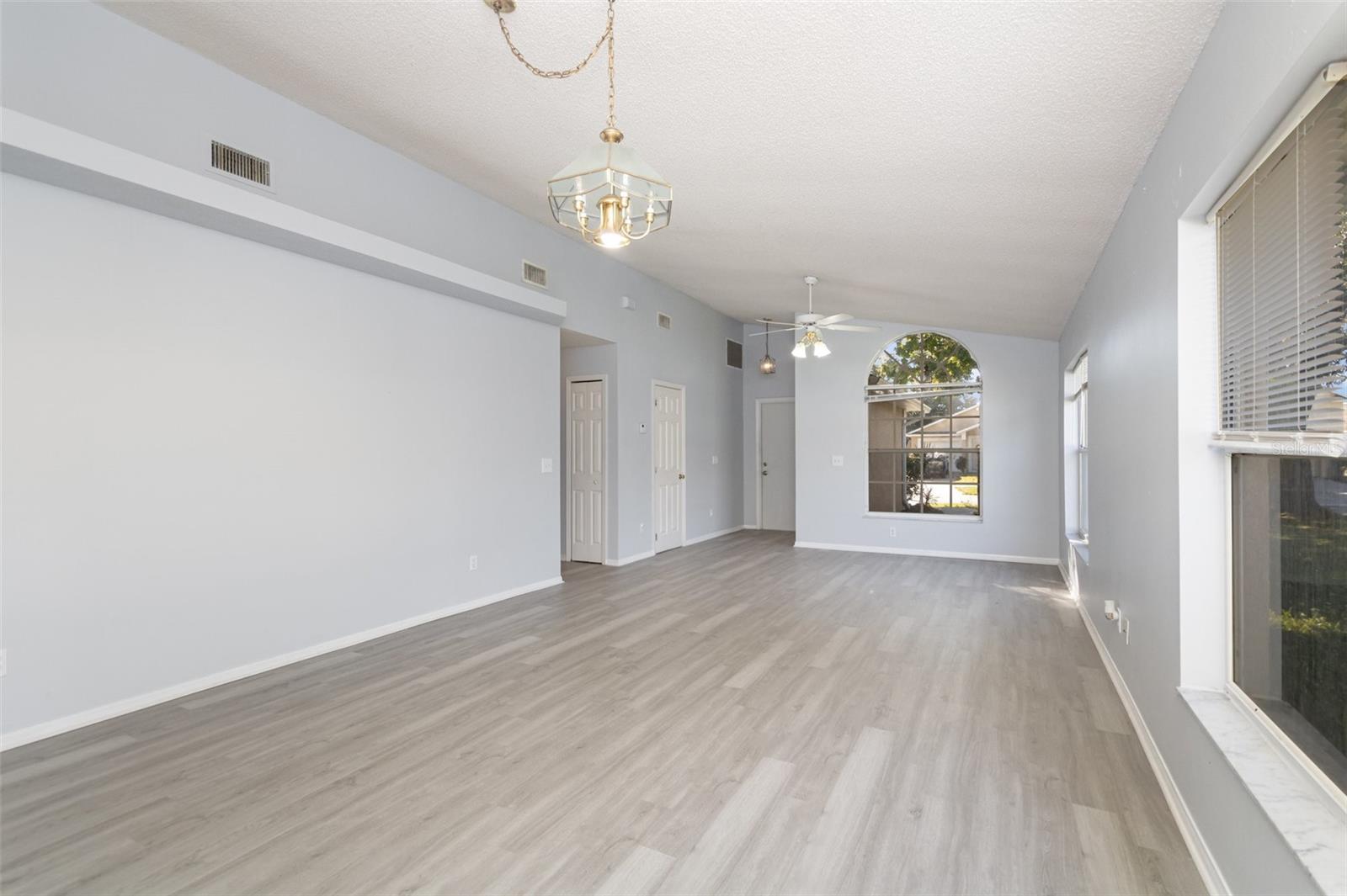 DANIELS CROSSING - Residential