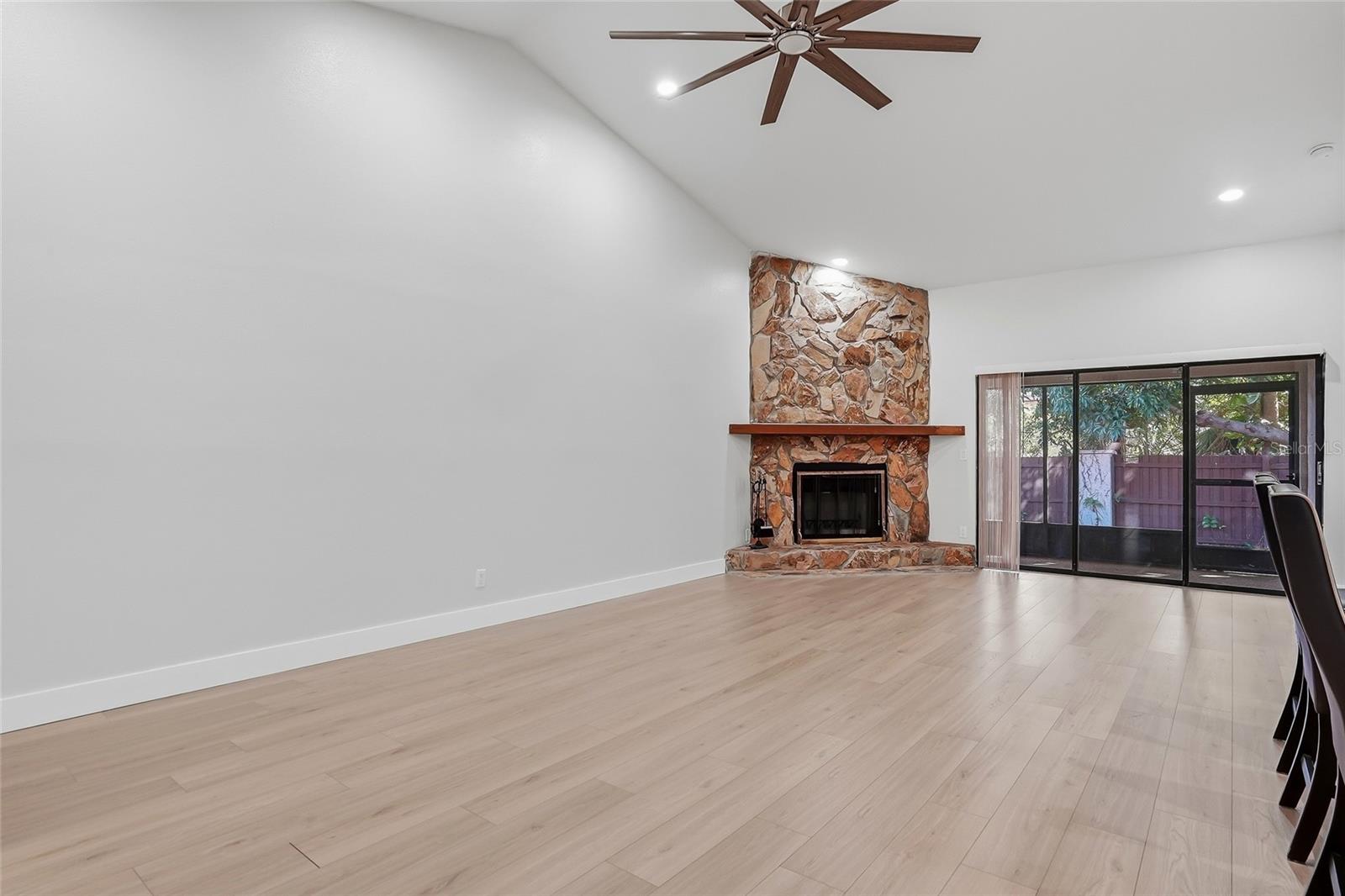 9942 LAKE SEMINOLE DRIVE W