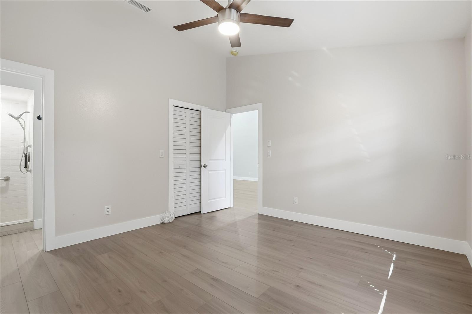 LAKE SEMINOLE VILLAGE - Residential