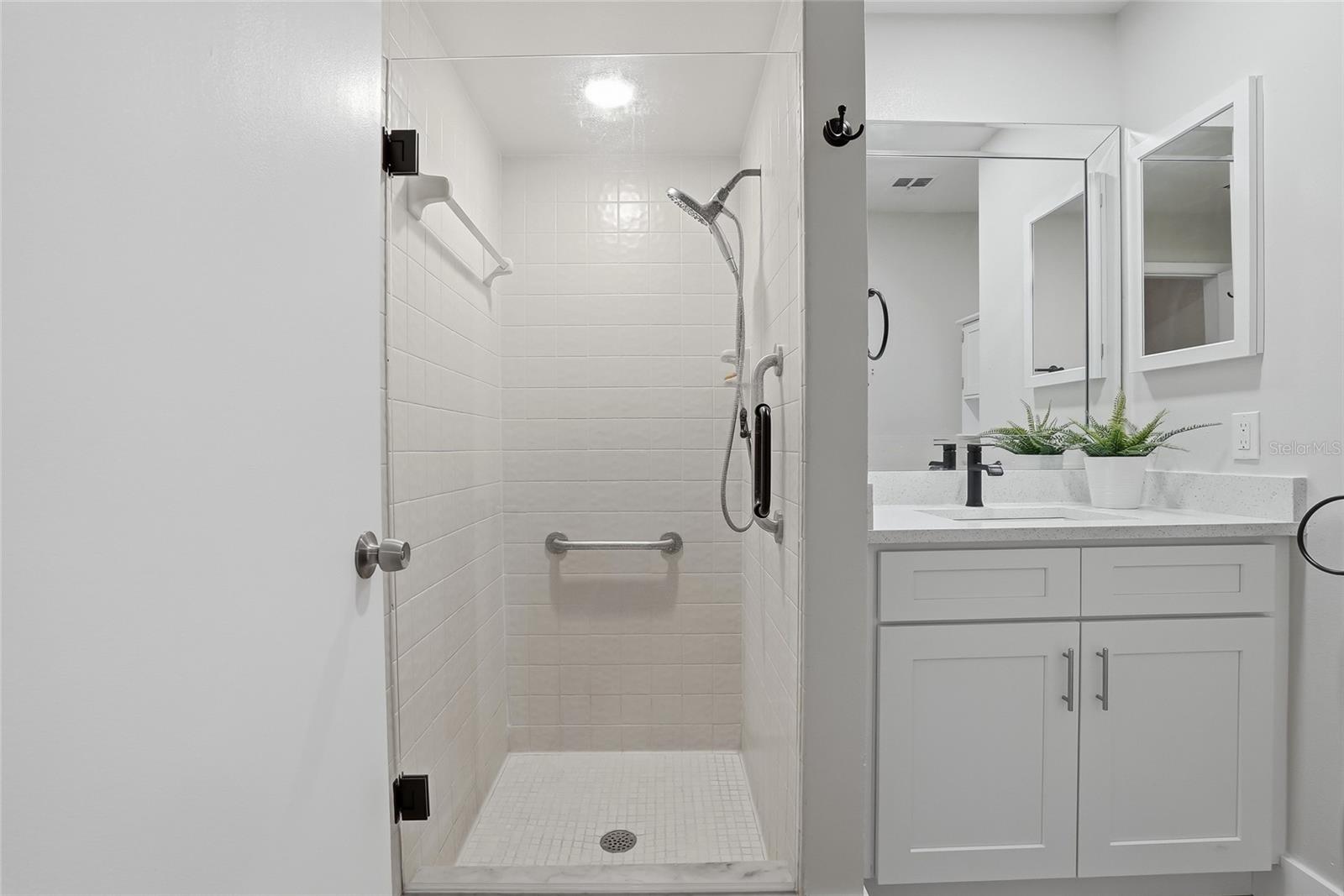 LAKE SEMINOLE VILLAGE - Residential