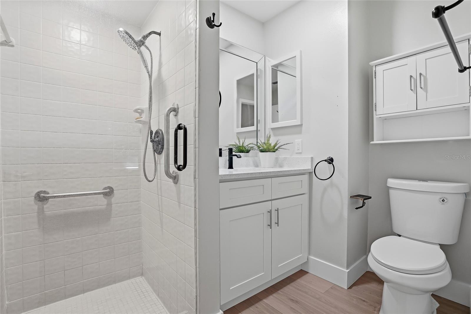 LAKE SEMINOLE VILLAGE - Residential