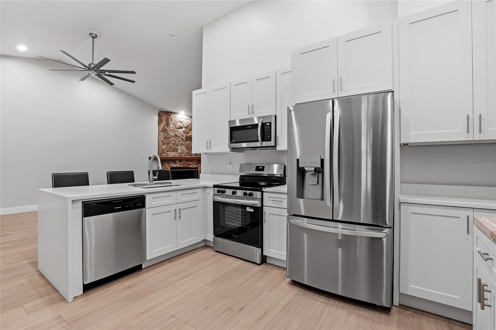 LAKE SEMINOLE VILLAGE - Residential