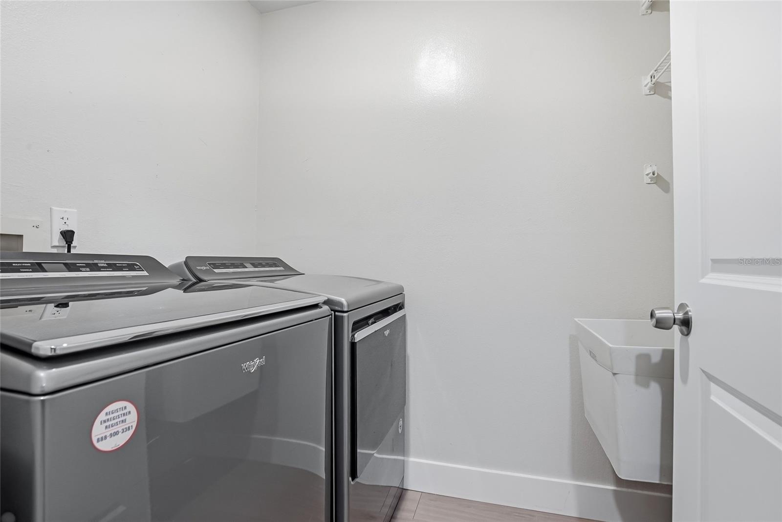 LAKE SEMINOLE VILLAGE - Residential