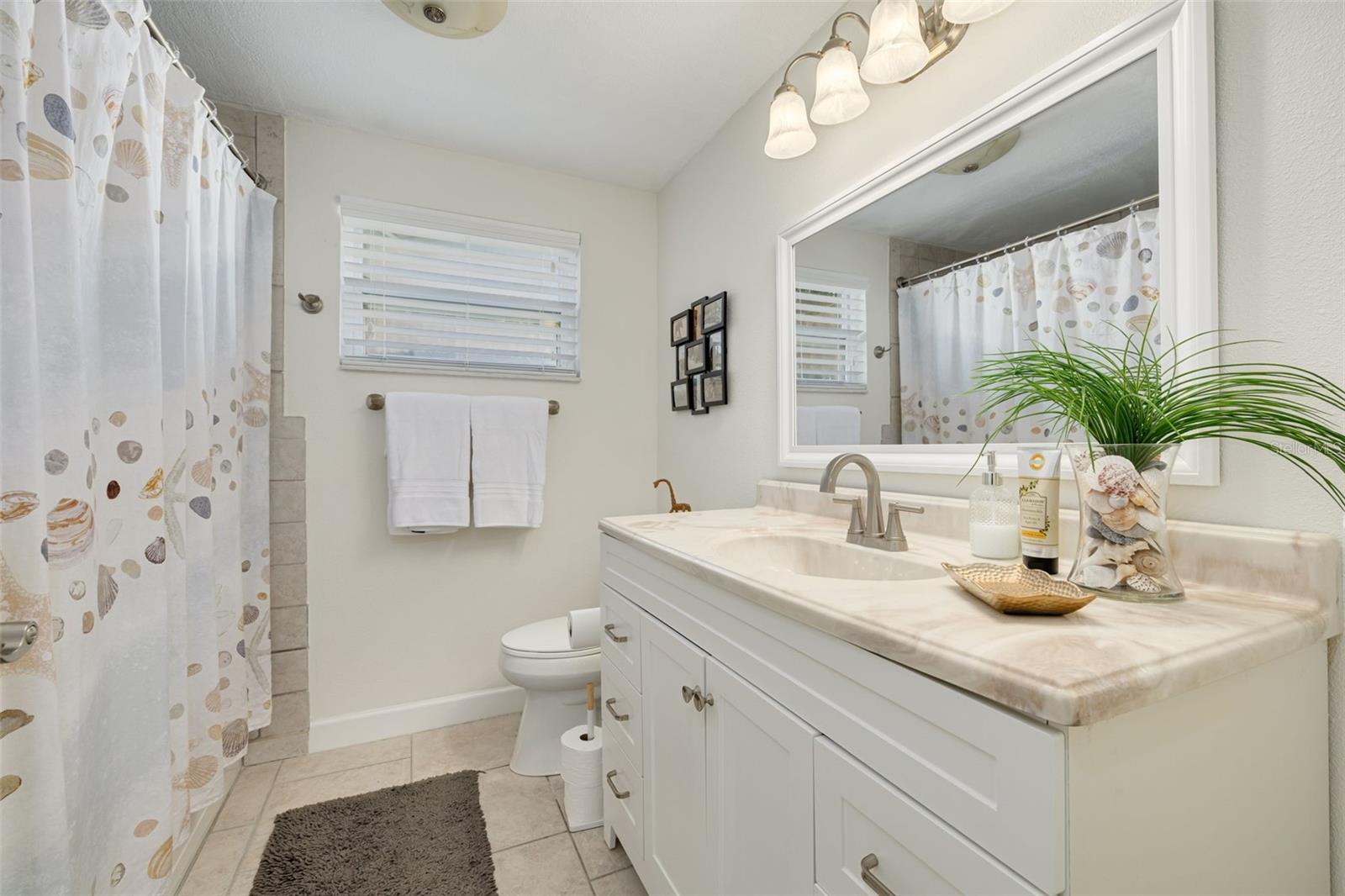 FLOR A MAR - Residential