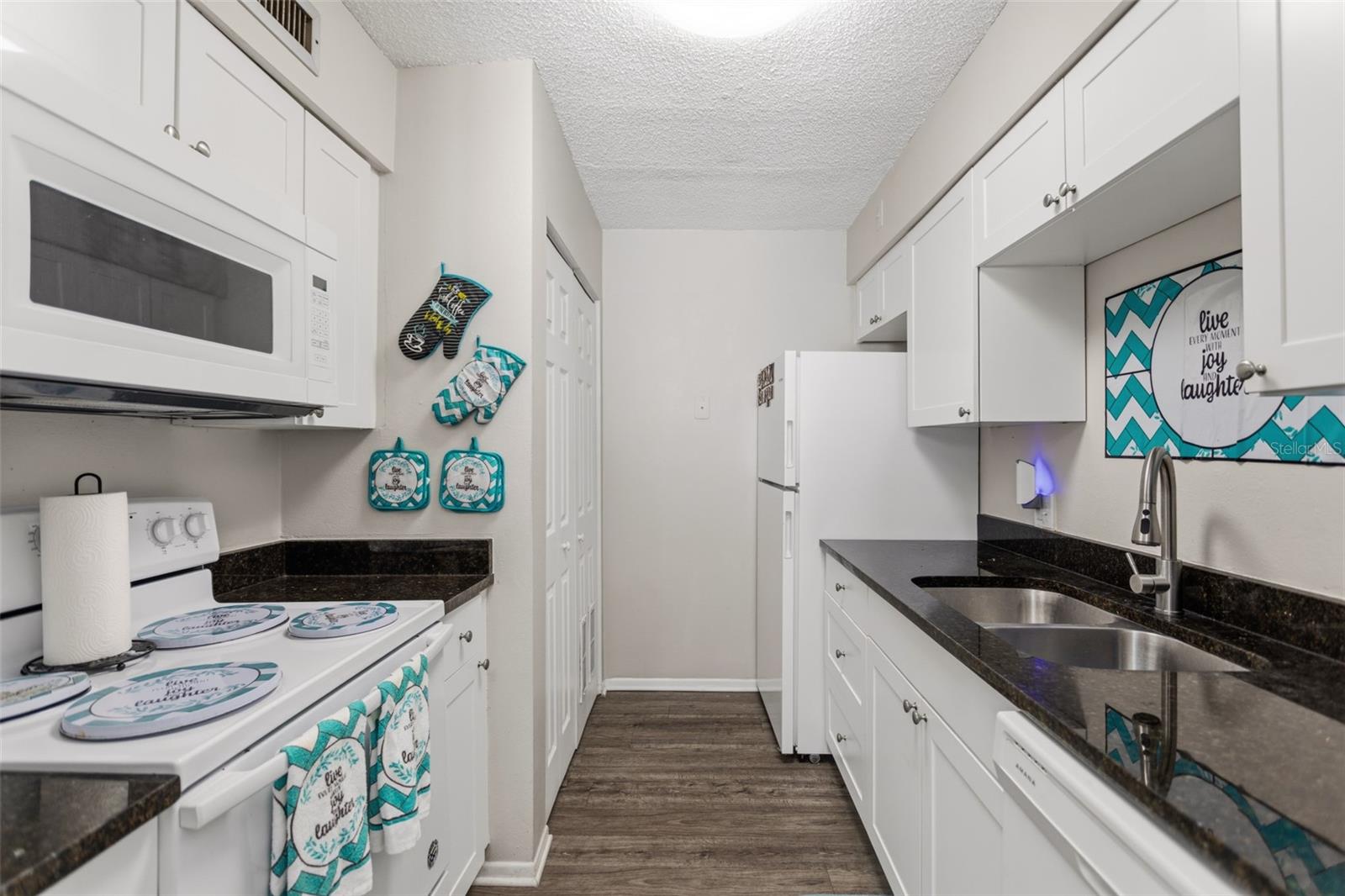 7506 PRESLEY PLACE 113