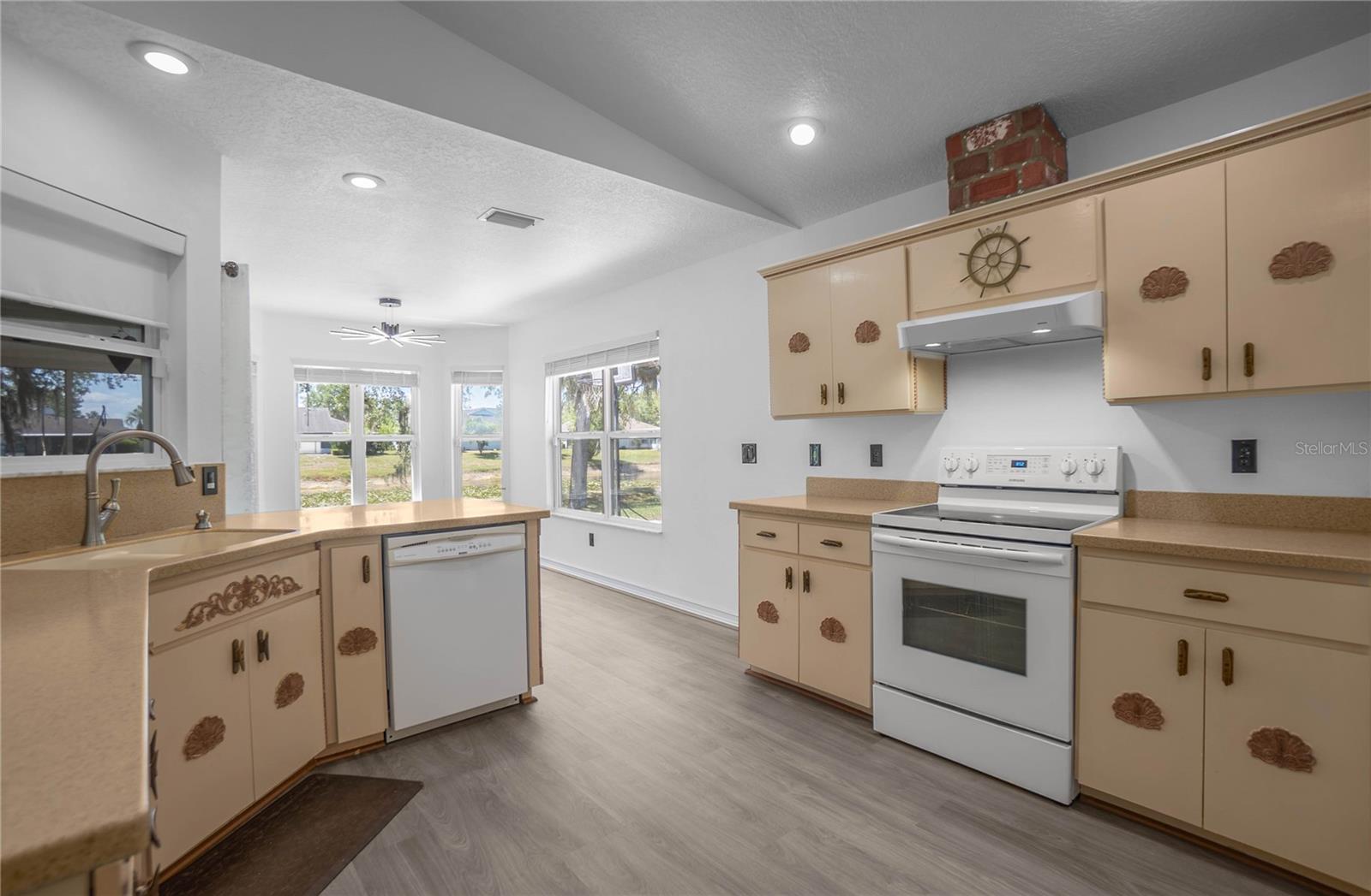 MOORINGS AT POINT O WOODS PH 02 - Residential