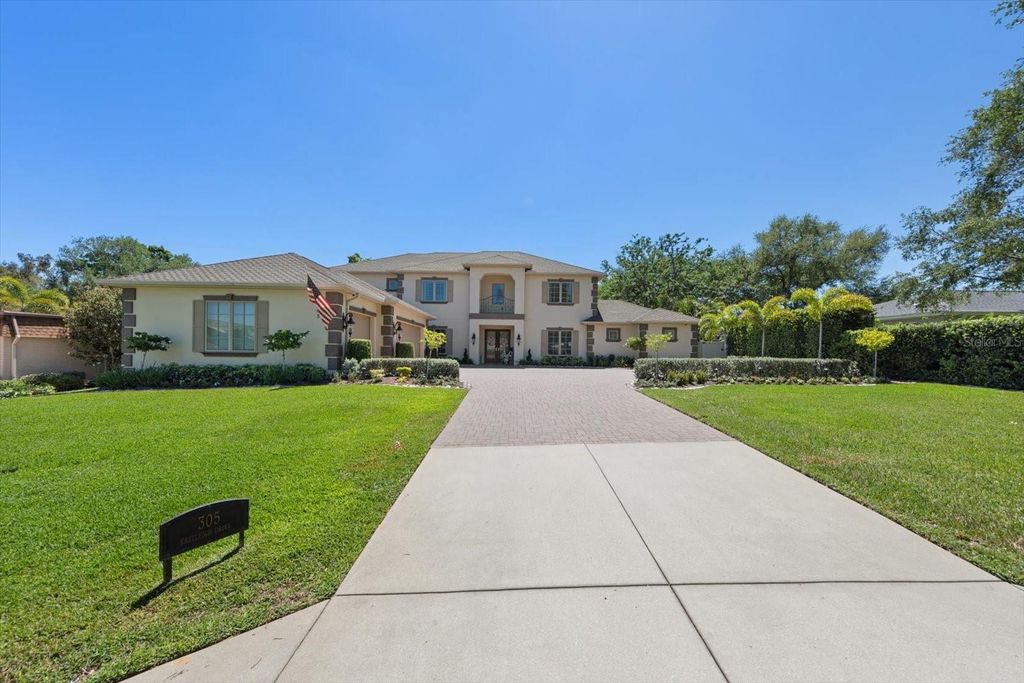 Photo of 305 Eastleigh Drive, Belleair, FL 33756 (MLS # TB8494828)