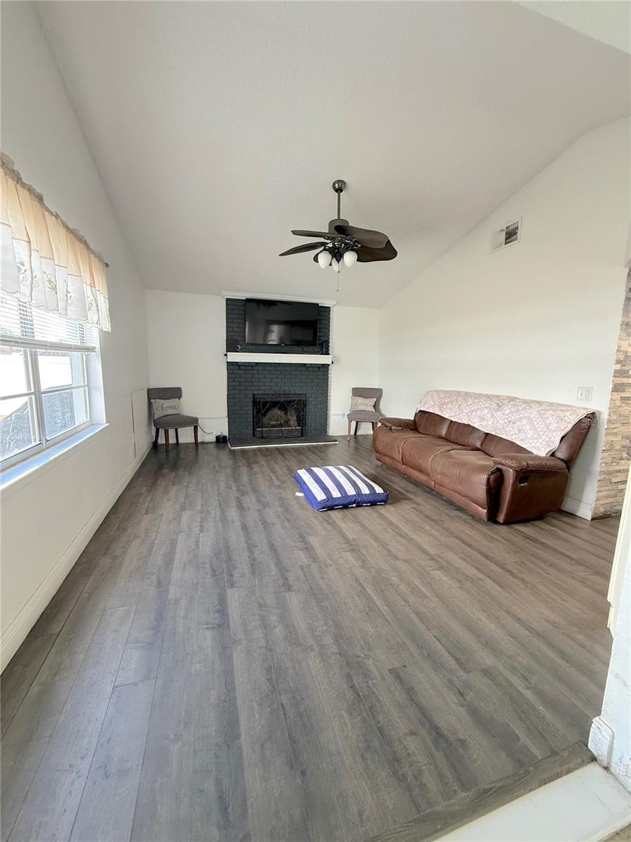 DELTONA LAKES UNIT 07 - Residential