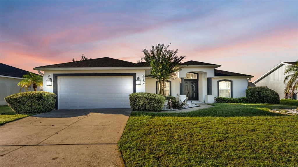 Photo of 3254 Imperial Manor Way, Mulberry, FL 33860 (MLS # L4965794)
