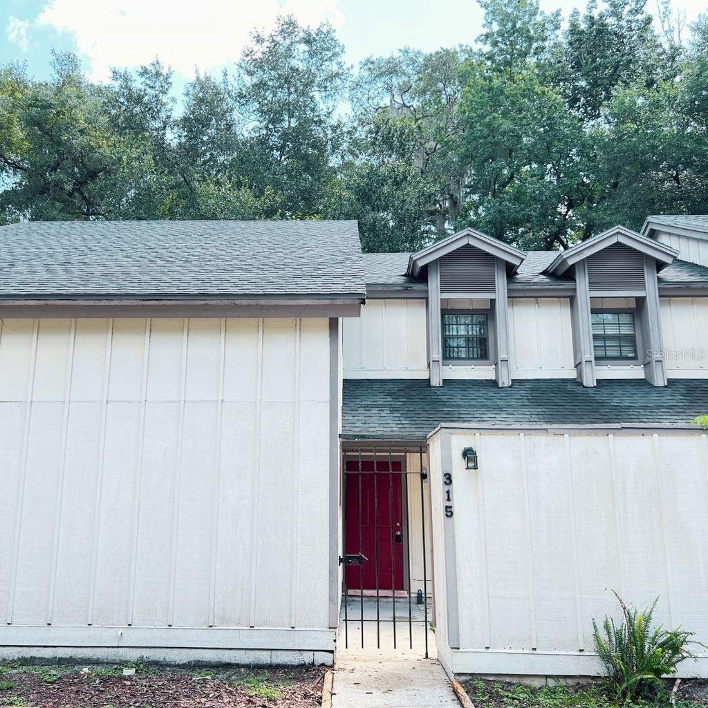 Photo of 315 SW 54th Drive, Gainesville, FL 32607 (MLS # GC533212)