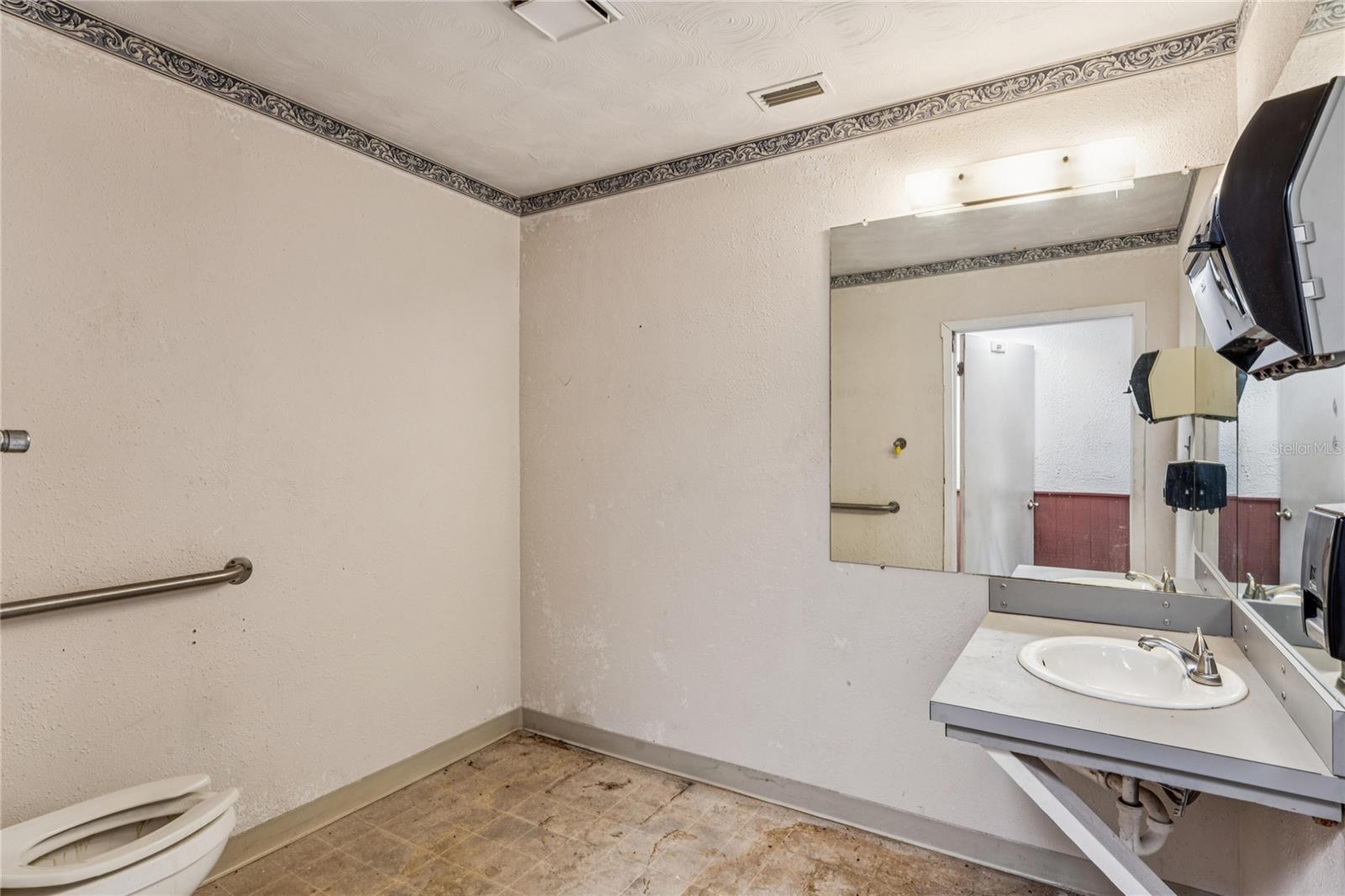 RIDGE MANOR FARMS - Commercial Sale