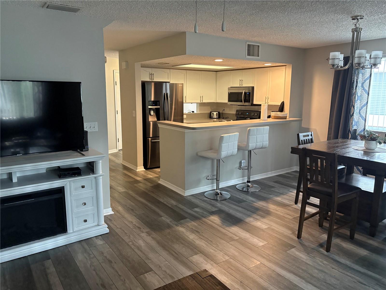 GOLFSIDE ESTATES - Residential Lease