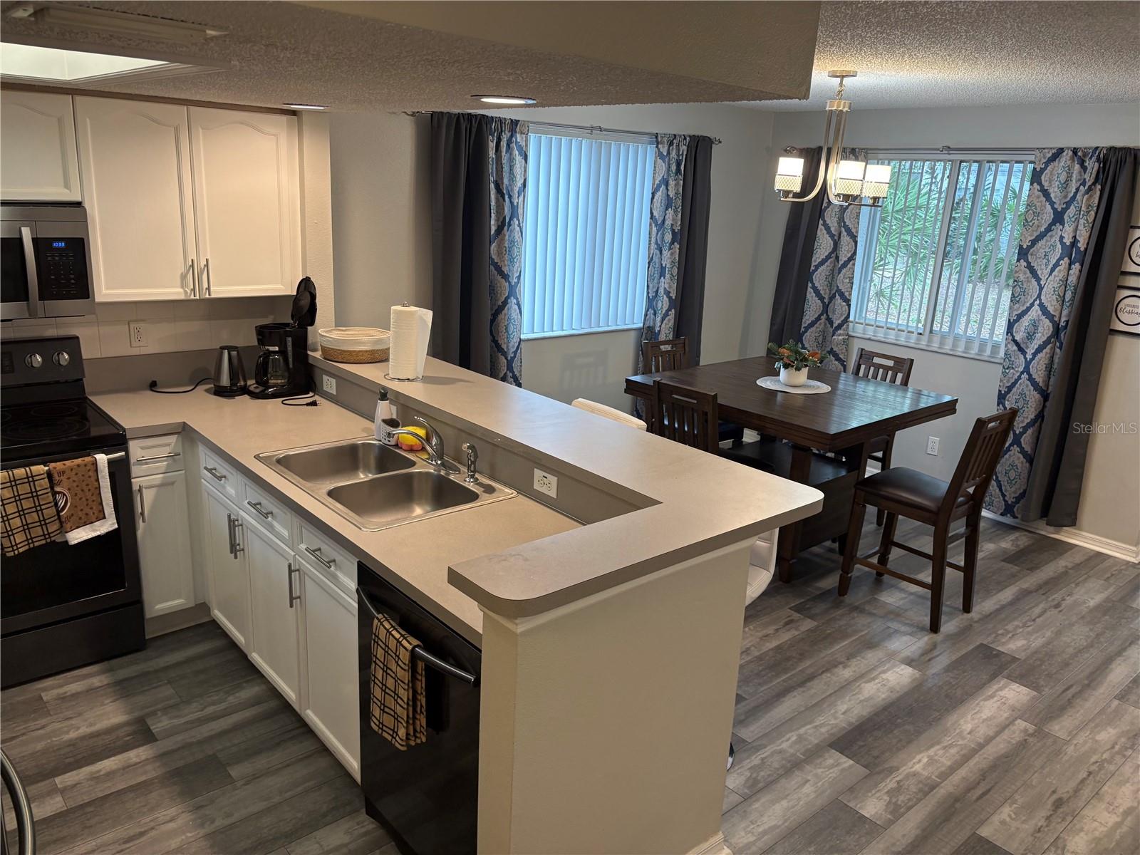 GOLFSIDE ESTATES - Residential Lease