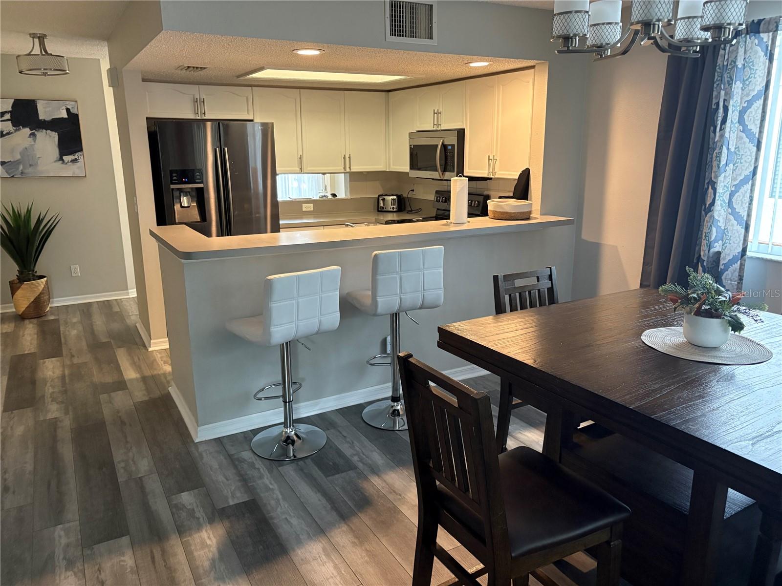 GOLFSIDE ESTATES - Residential Lease