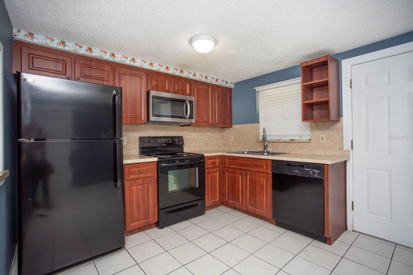 TANGLEWOOD TERRACE - Residential Lease