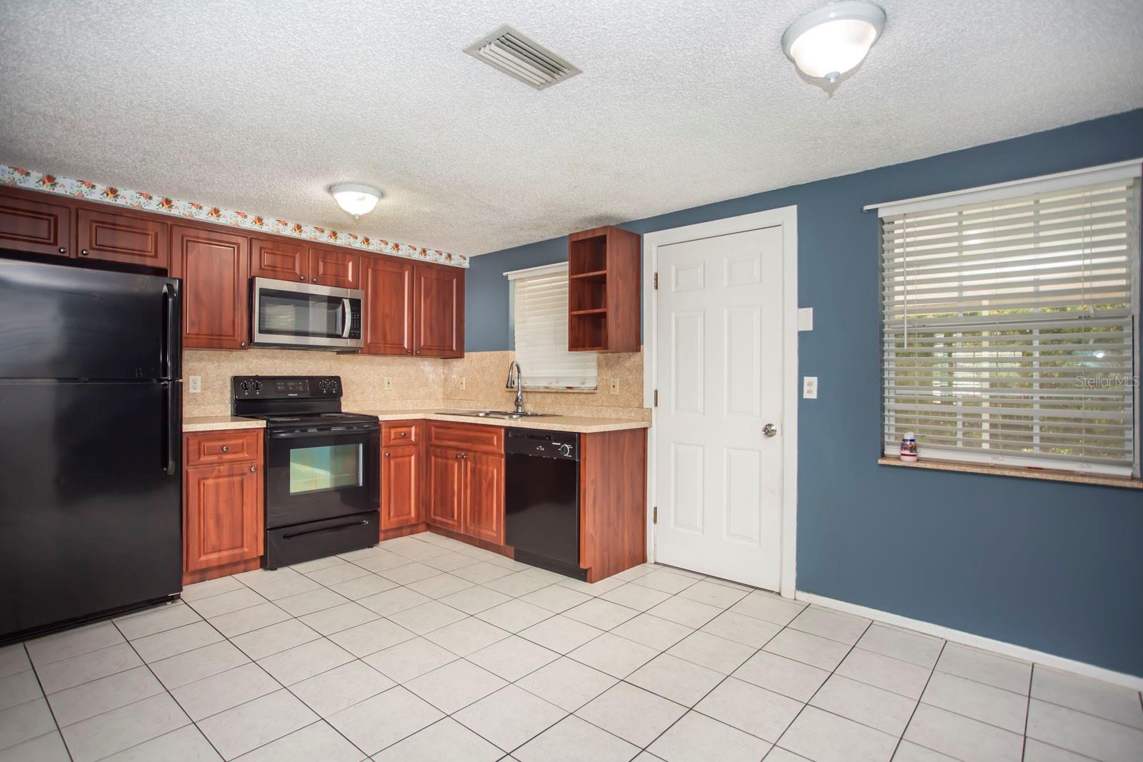 TANGLEWOOD TERRACE - Residential Lease