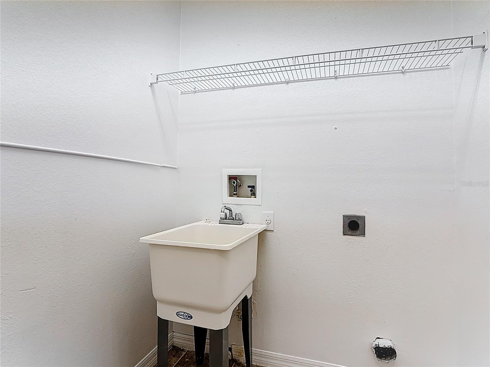 EAGLES NEST AT THE OAKS - Residential