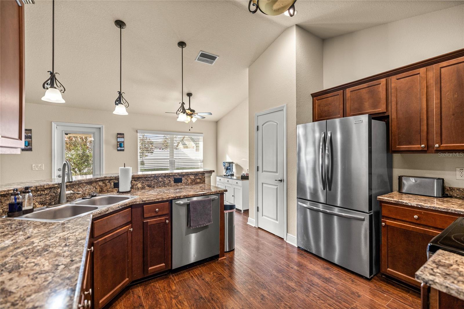 MAGNOLIA RIDGE - Residential