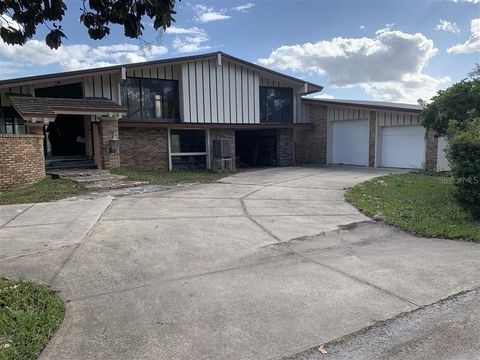 A home in CRYSTAL RIVER