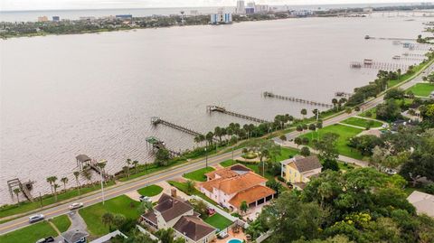 A home in DAYTONA BEACH