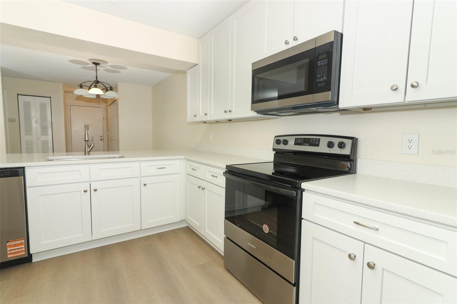 662 KENWICK CIRCLE 102