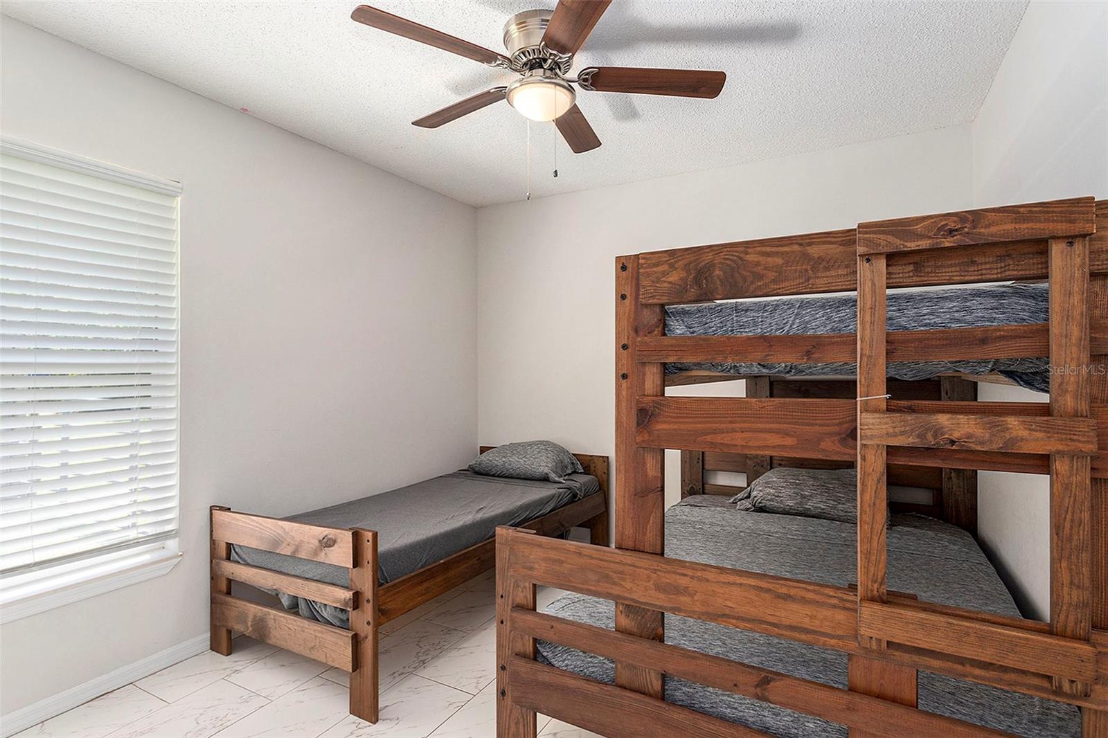 ZAN MAR VILLAGE UNIT 01 - Residential